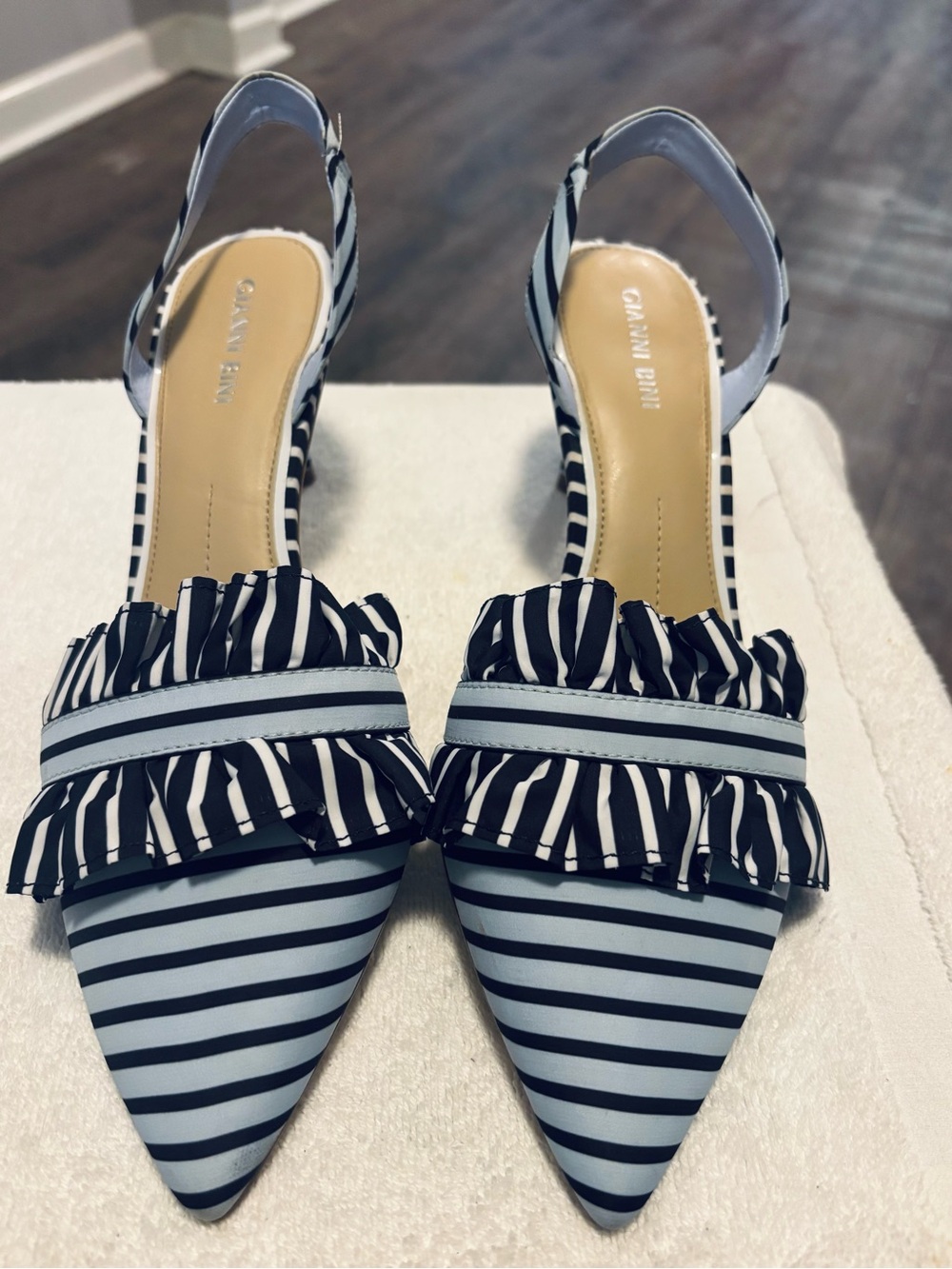 Almost Brand New Eye-Catching Heels By GIANNI BINI - Heel Height 3 Inches Box 76